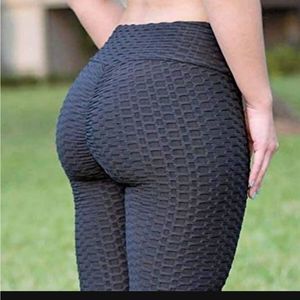 NWT Honeycomb style leggings. Help hold everything In & smooth out everything